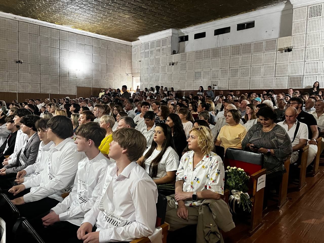 На порозі дорослого життя: у Старокостянтинівській громаді відбулися випускні вечори
