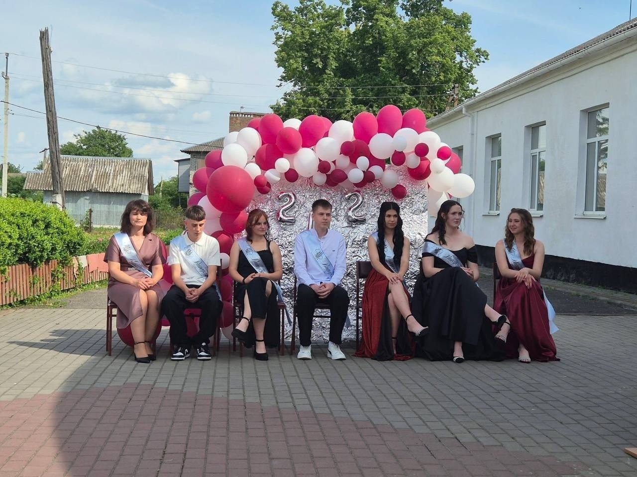 На порозі дорослого життя: у Старокостянтинівській громаді відбулися випускні вечори