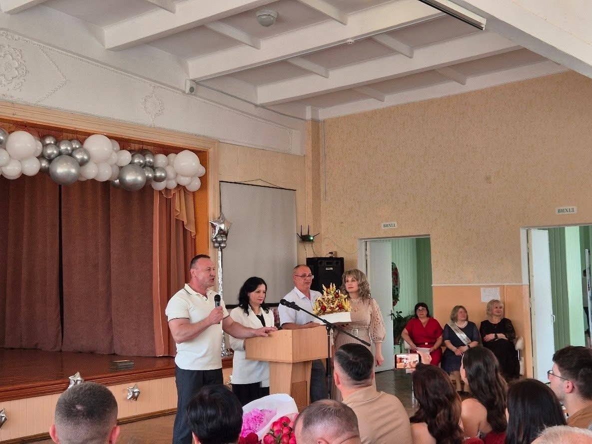 На порозі дорослого життя: у Старокостянтинівській громаді відбулися випускні вечори