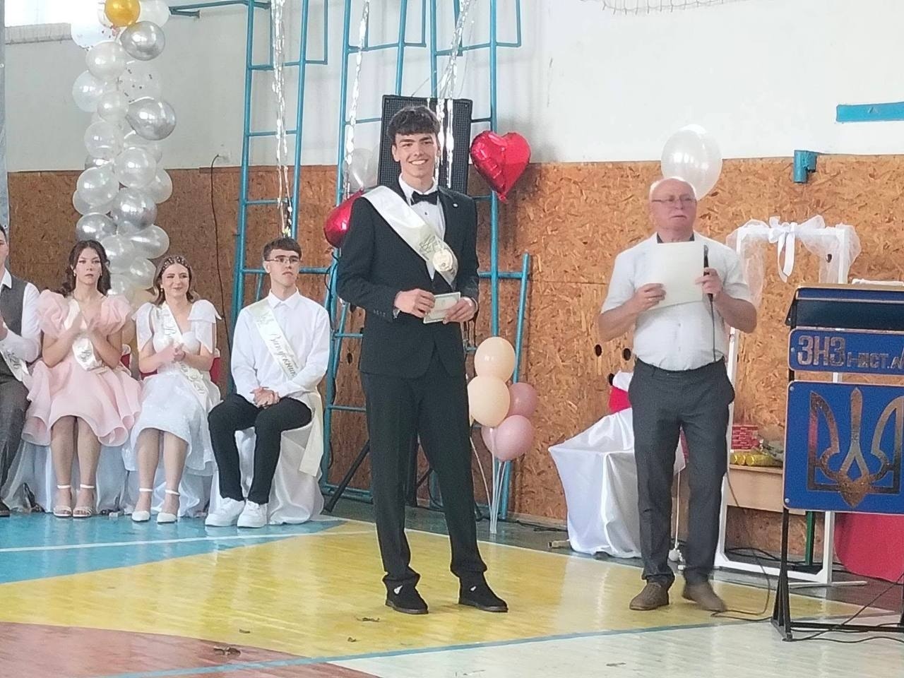 На порозі дорослого життя: у Старокостянтинівській громаді відбулися випускні вечори