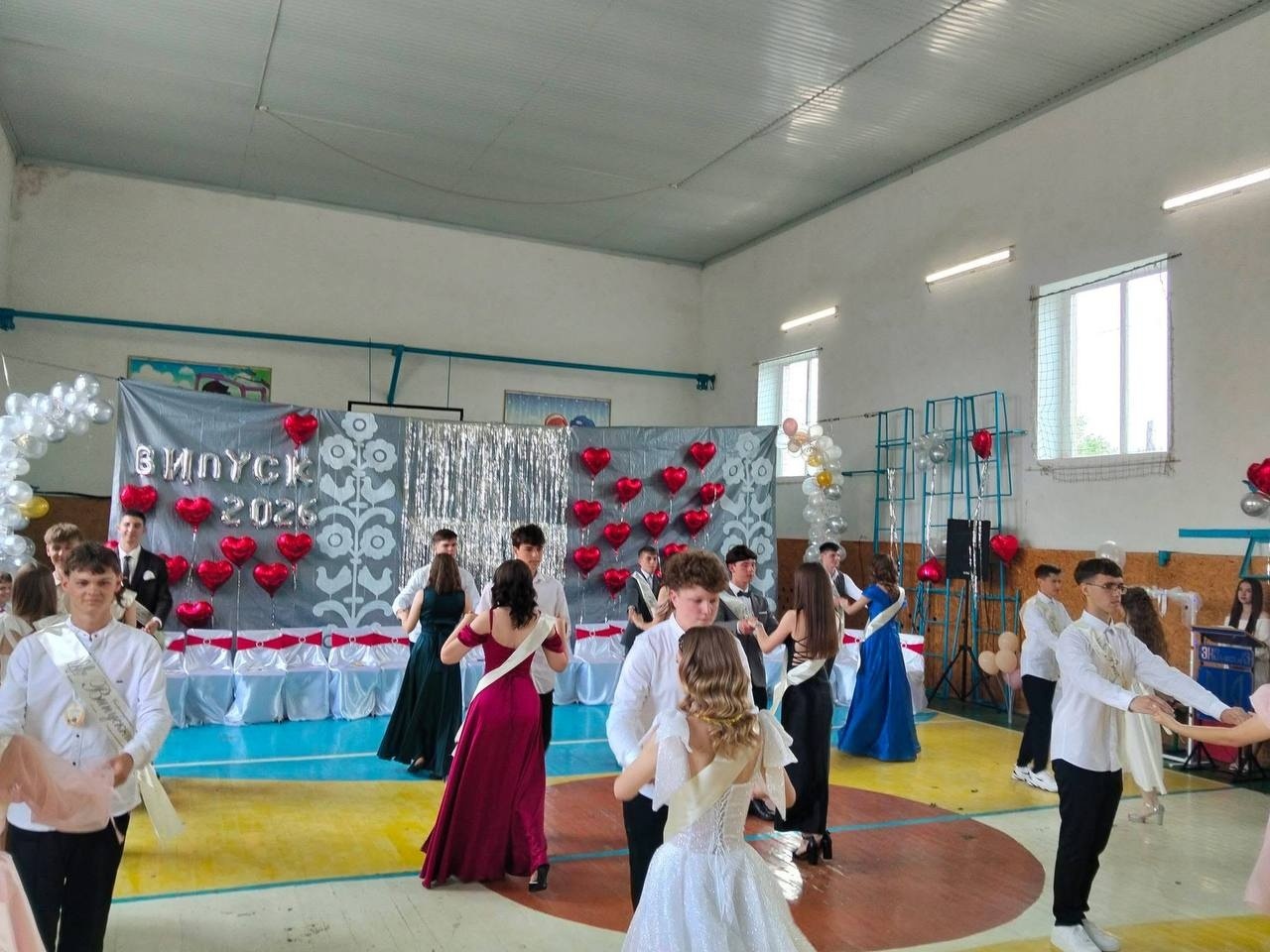 На порозі дорослого життя: у Старокостянтинівській громаді відбулися випускні вечори