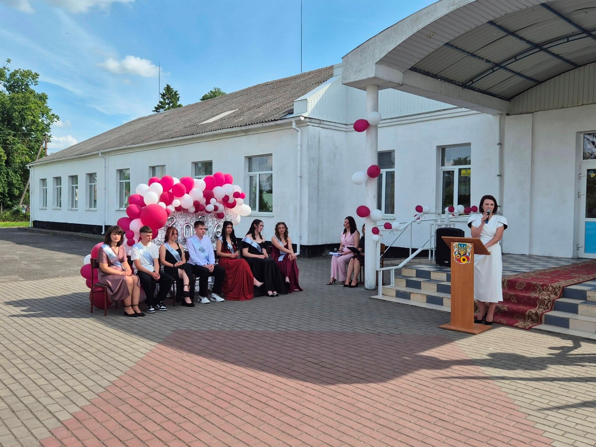 На порозі дорослого життя: у Старокостянтинівській громаді відбулися випускні вечори