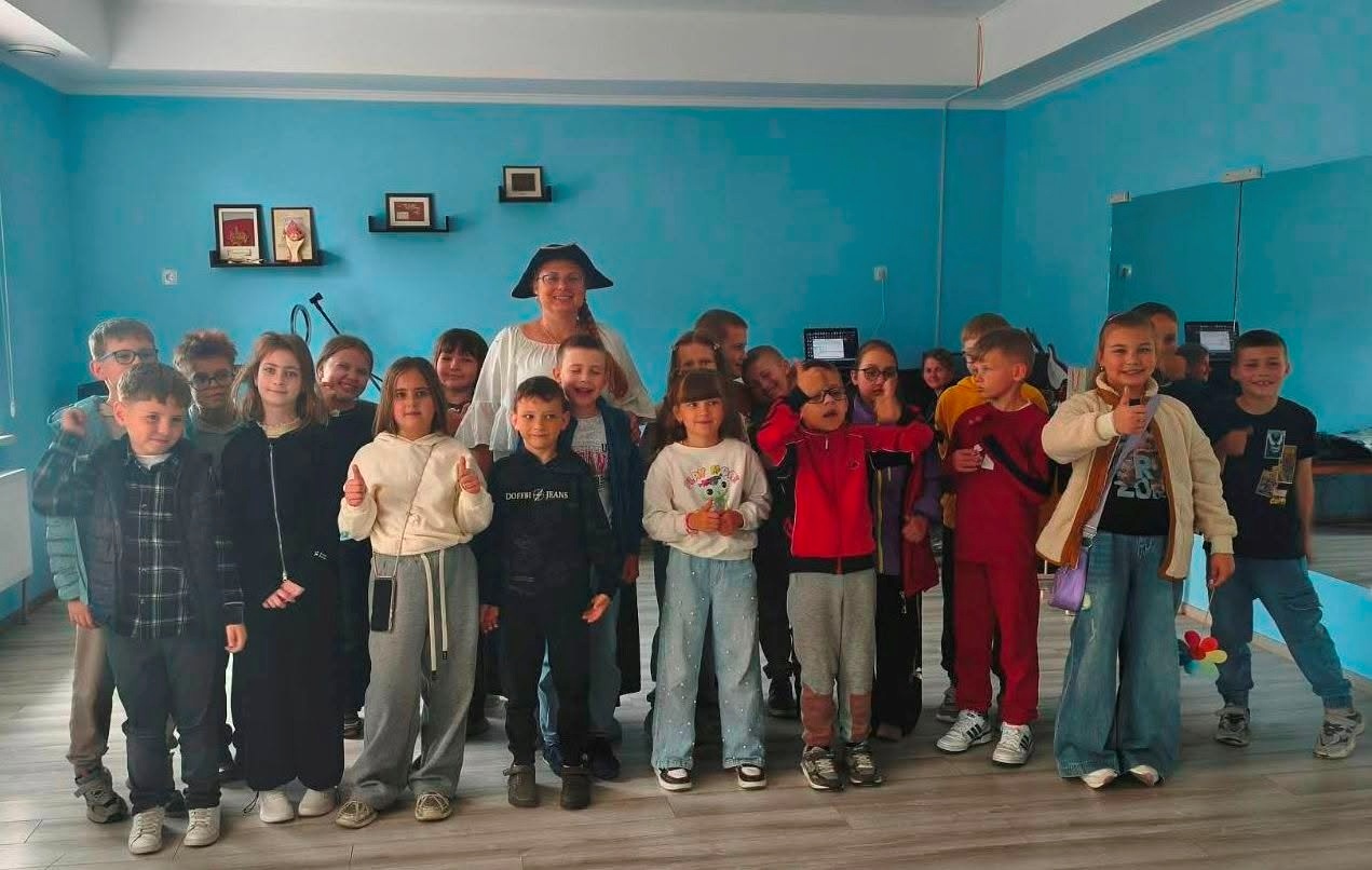 Творчість, що допомагає відновлюватися: у ЦДЮТ триває особливий літній табір для дітей