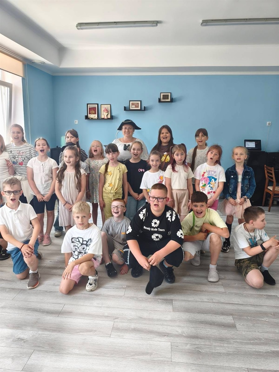 Творчість, що допомагає відновлюватися: у ЦДЮТ триває особливий літній табір для дітей