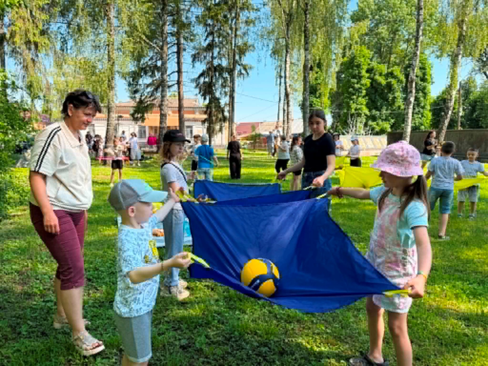 Творчість, що допомагає відновлюватися: у ЦДЮТ триває особливий літній табір для дітей