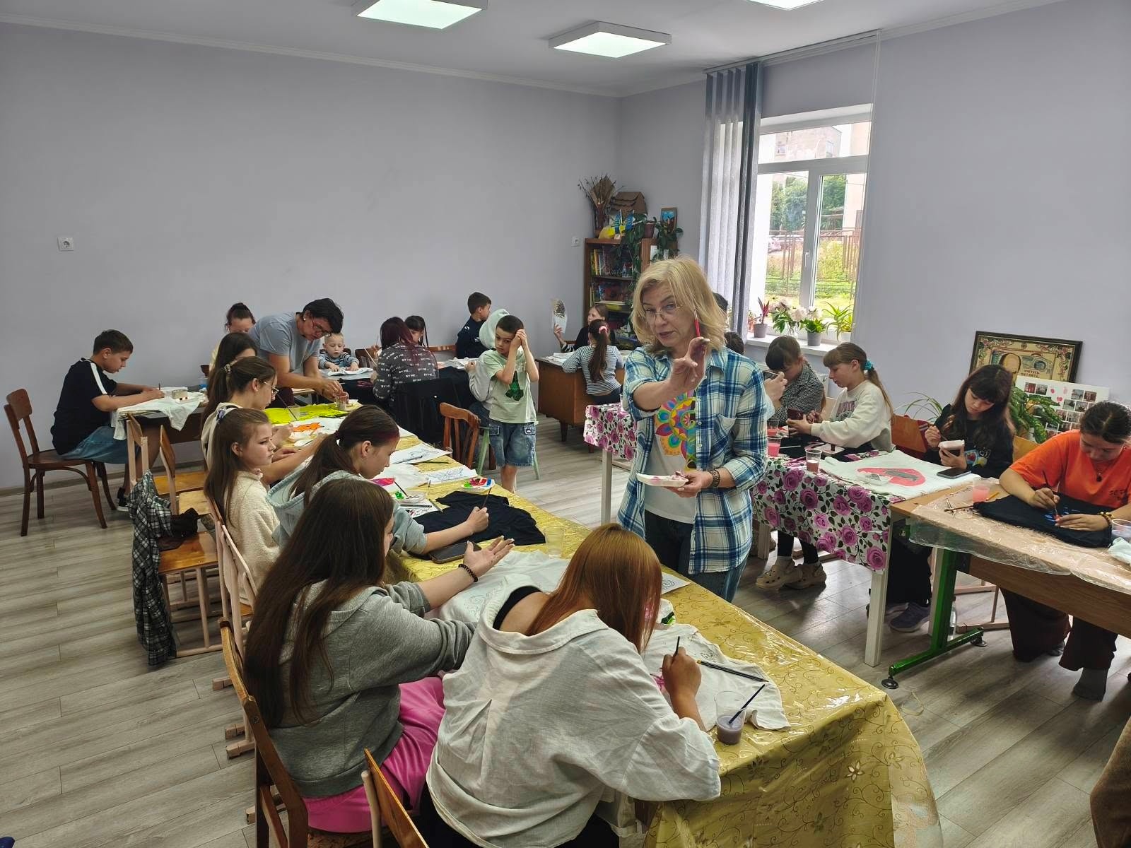 Творчість, що допомагає відновлюватися: у ЦДЮТ триває особливий літній табір для дітей