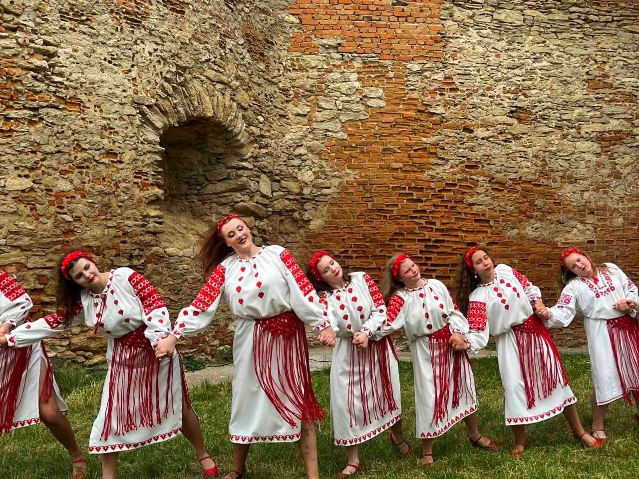 Купальські традиції ожили біля замку князів Острозьких