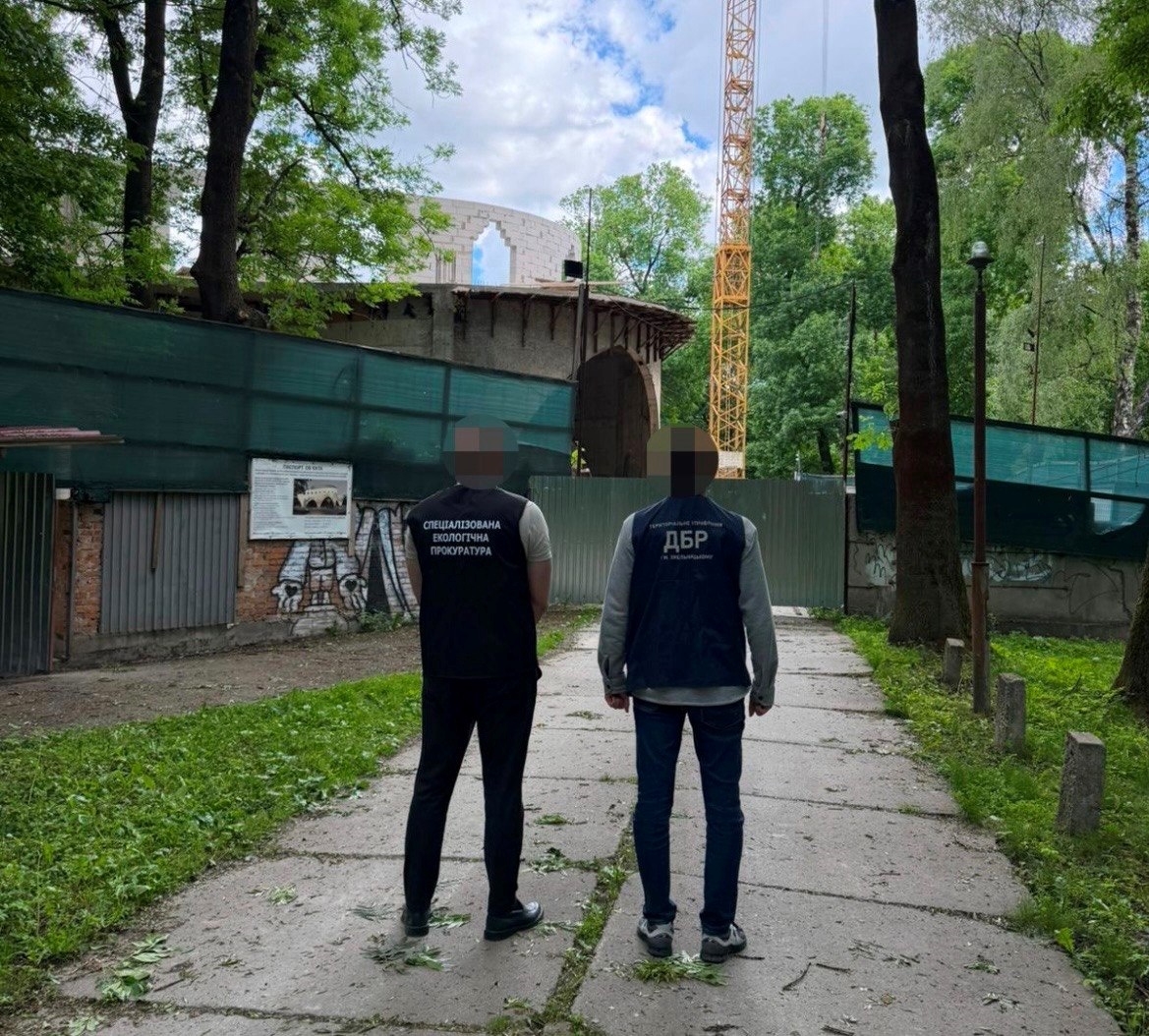 У сусідів: арешт недобудови Крупи, смертельна ДТП, новий стадіон УПЛ та допомога ветеранам