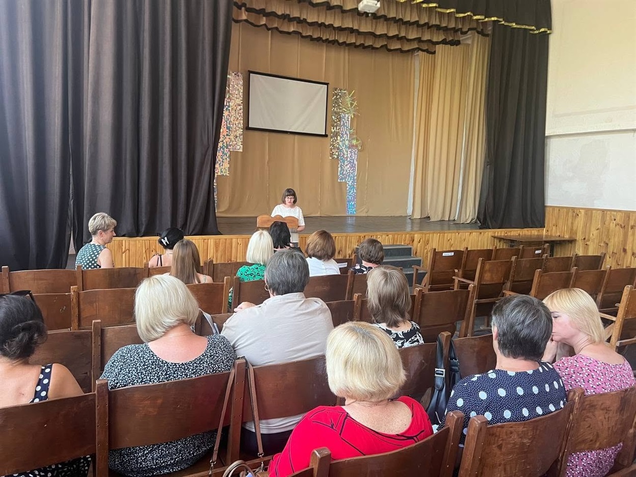 Новини Старокостянтинівщини: нова виставка, 10 тисяч гривень для селян, профорієнтація школярів