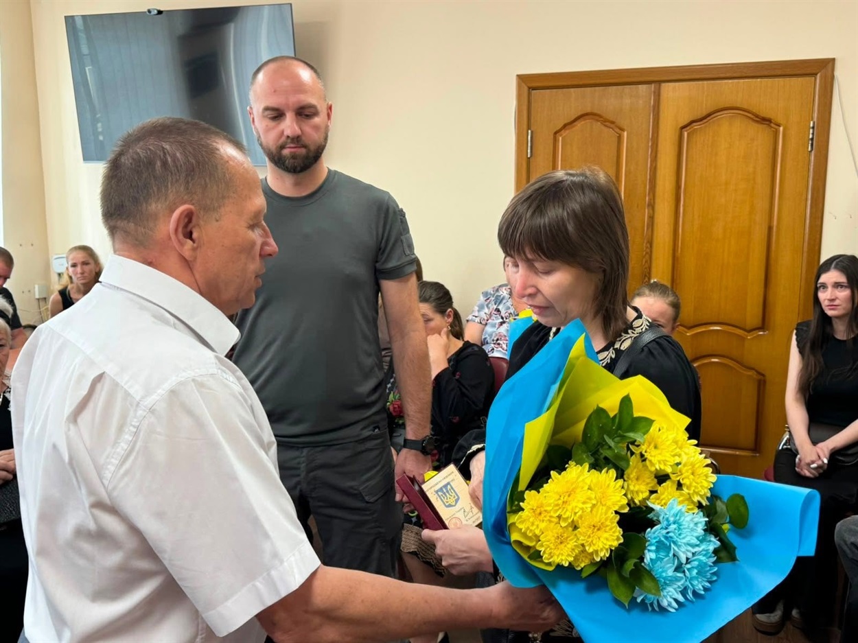 У День Української Державності родинам полеглих Героїв зі Старокостянтинівщини вручили нагороди