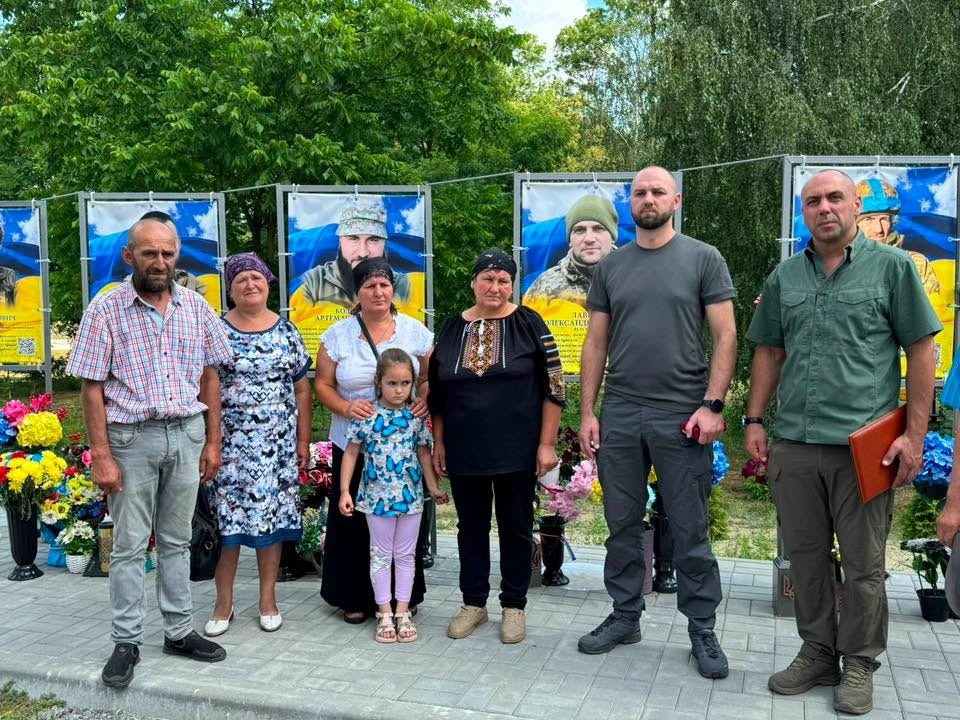 У День Української Державності родинам полеглих Героїв зі Старокостянтинівщини вручили нагороди