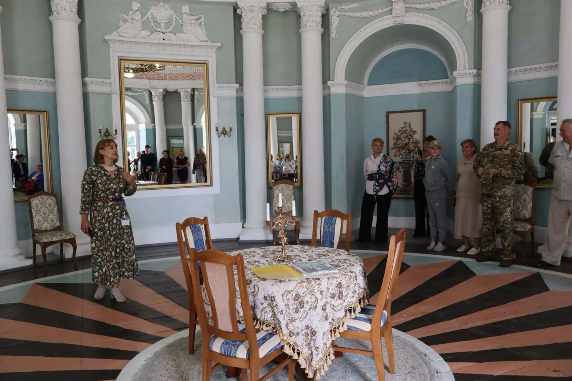 У Самчиках відкрили Всеукраїнську виставку самчиківського розпису пам'яті Олександра Пажимського
