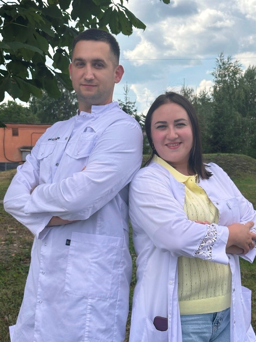 «У Старокостянтинові ми стали лікарями і знайшли свій дім»: історія молодого подружжя медиків