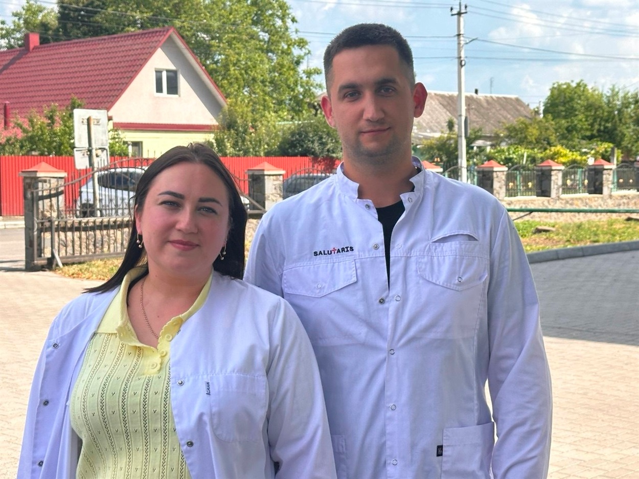 «У Старокостянтинові ми стали лікарями і знайшли свій дім»: історія молодого подружжя медиків