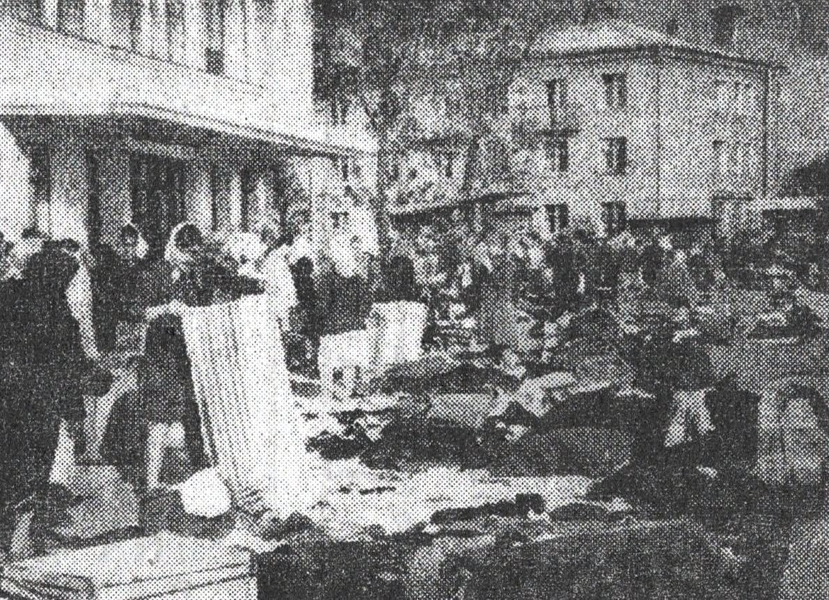 Ярмарок на міській площі біля кінотеатру. 1965 р.