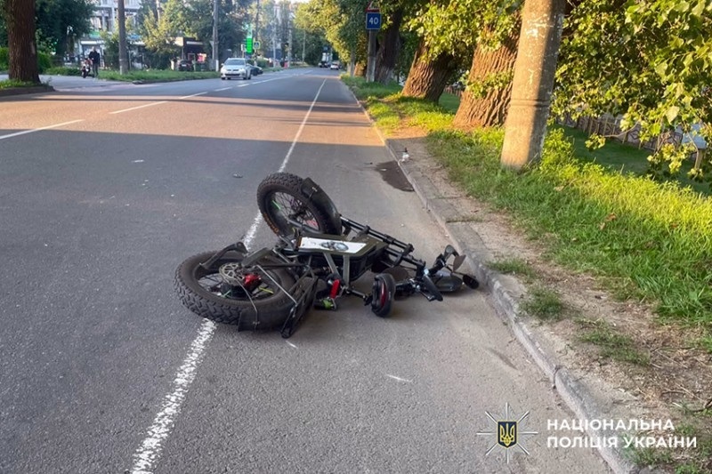 У сусідів: військовий зі зброєю на вокзалі, ДТП з BMW, нова парковка та карантин через сказ