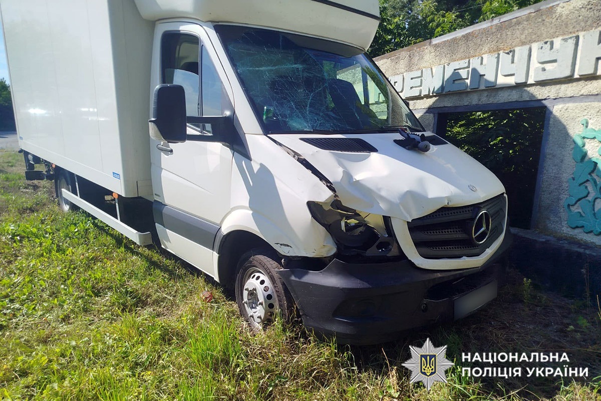 Поблизу Кременчуків зіткнулися мотоцикл і вантажівка: постраждав 16-річний хлопець