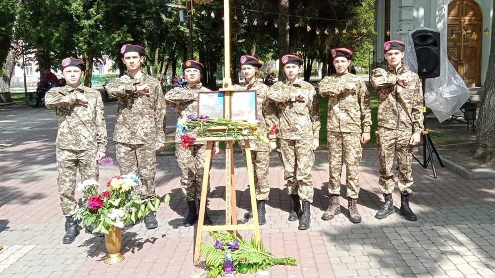 Учні 8 школи вшановують Героїв
