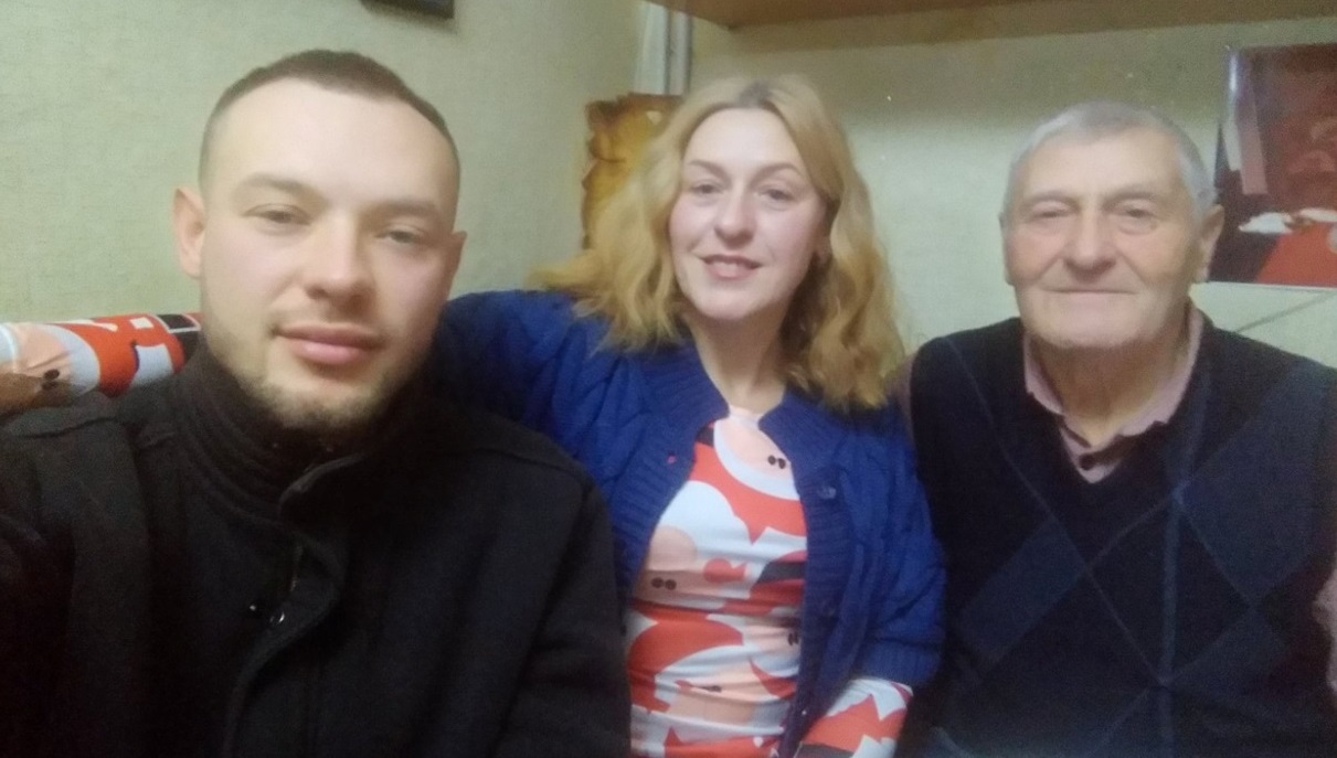 Павло обожнював маму і свого дідуся
