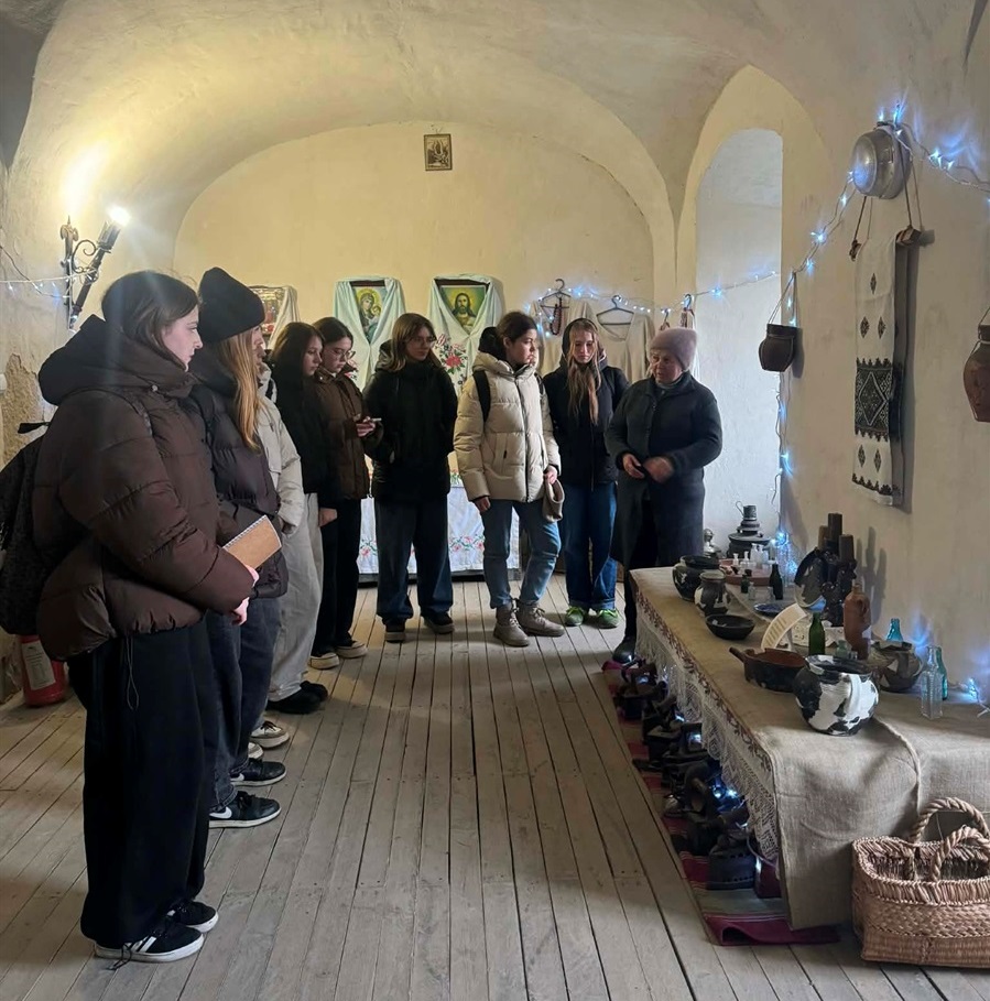 Новини Старокостянтинівщини. Вогонь миру, унікальна виставка, досягнення та перемоги, втрати